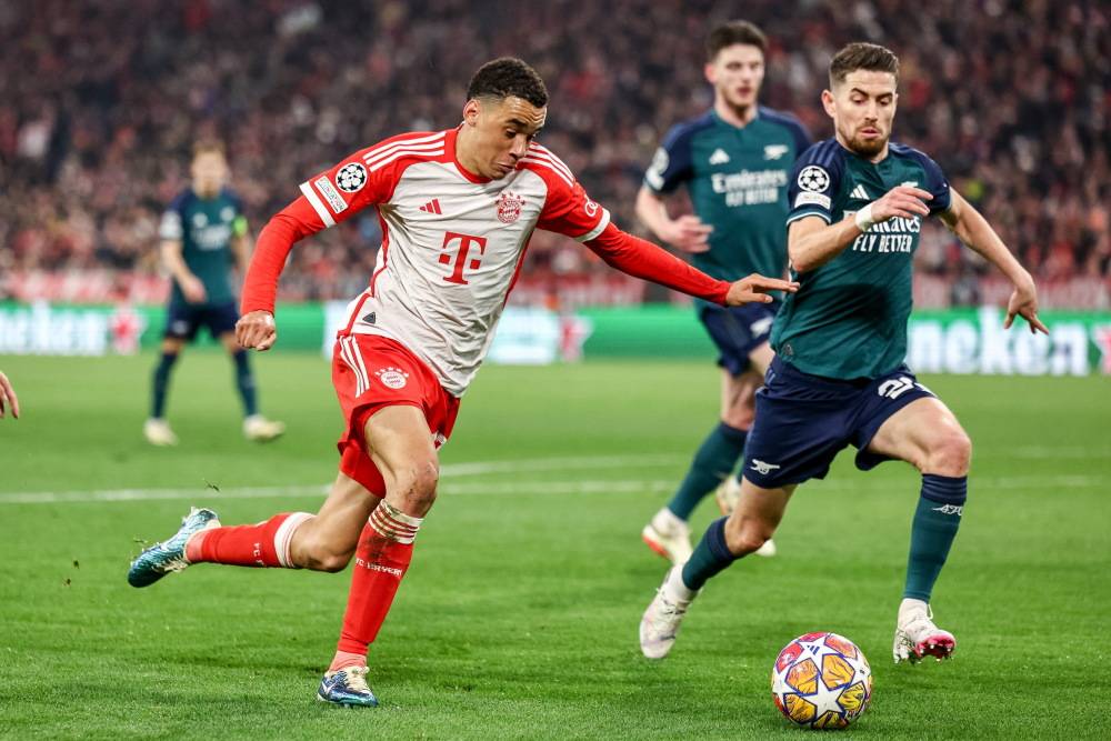 拜仁慕尼黑遭遇惨败,拉齐奥晋级半决赛 拜仁慕尼黑遭遇惨败,拉齐奥晋级半决赛