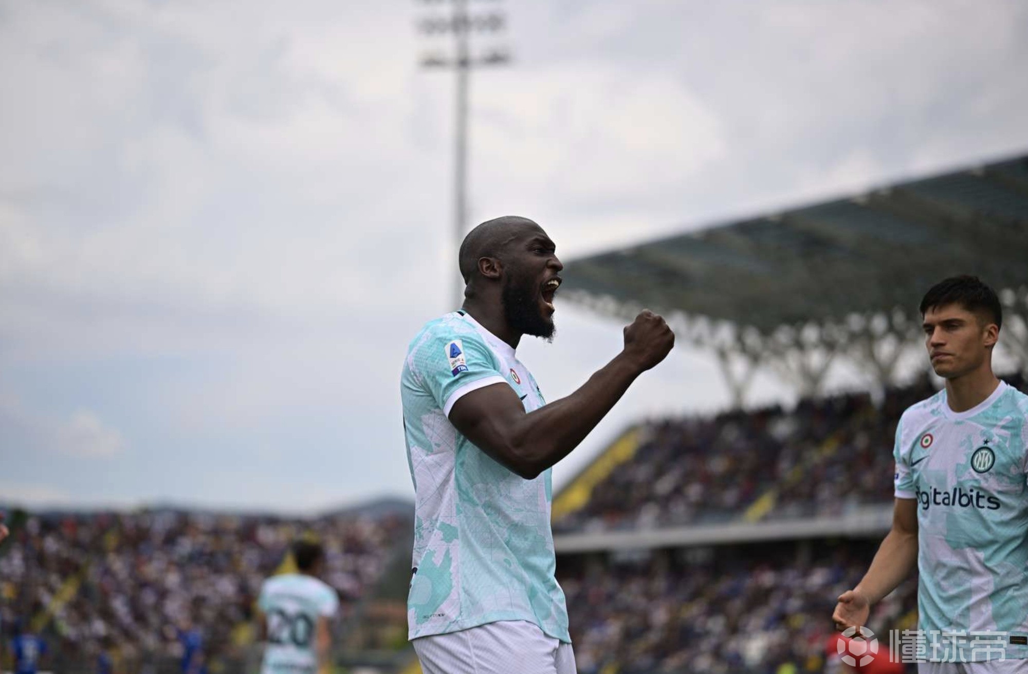 国际米兰球员卢卡库在联赛中取得进球 国际米兰球员卢卡库在联赛中取得进球