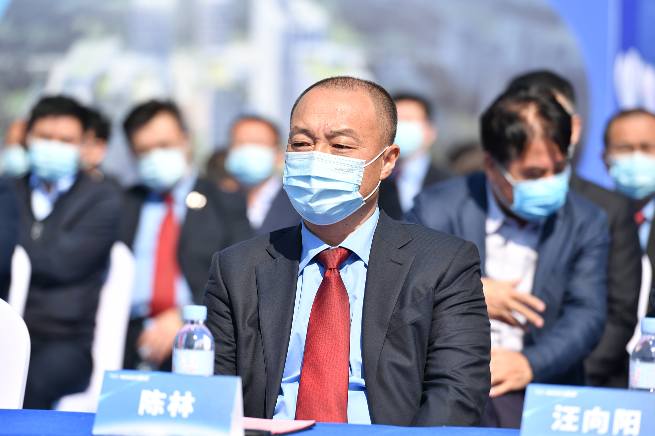 包含陈林坚持高效，上海男篮再夺一城的词条