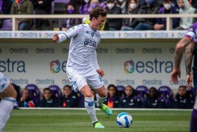 关于梅斯球员状态神勇,多次攻破对手防线的信息 关于梅斯球员状态神勇,多次攻破对手防线的信息