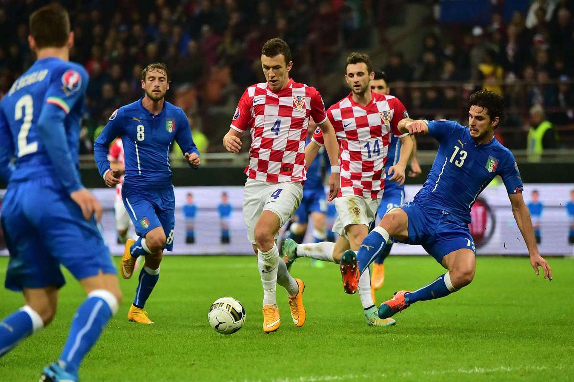 克罗地亚队在欧预赛中惊险获胜,晋级机会大增 克罗地亚队在欧预赛中惊险获胜,晋级机会大增