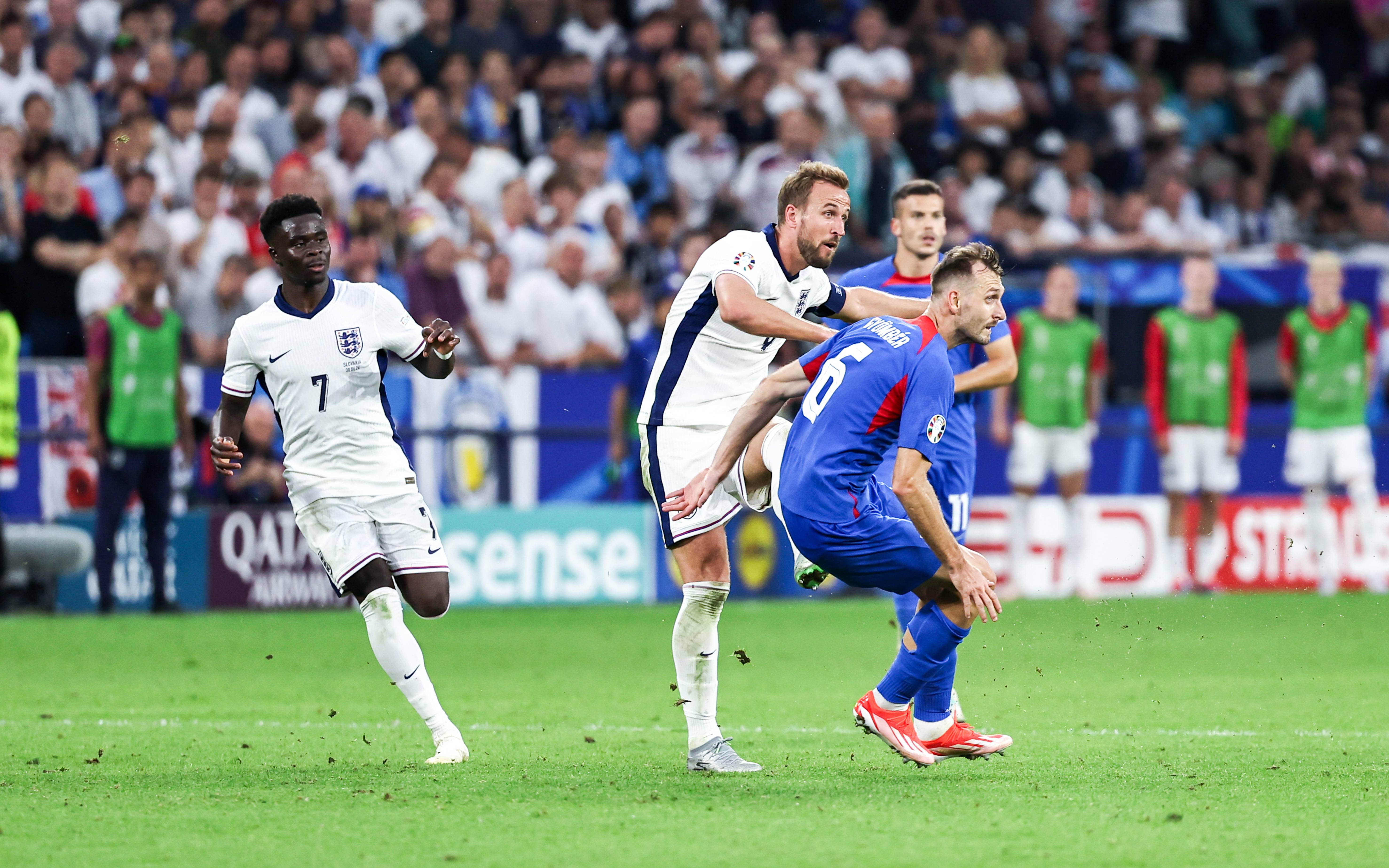 爱游戏下载-包含英格兰在欧洲预赛中取胜——晋级胜利实至名归的词条