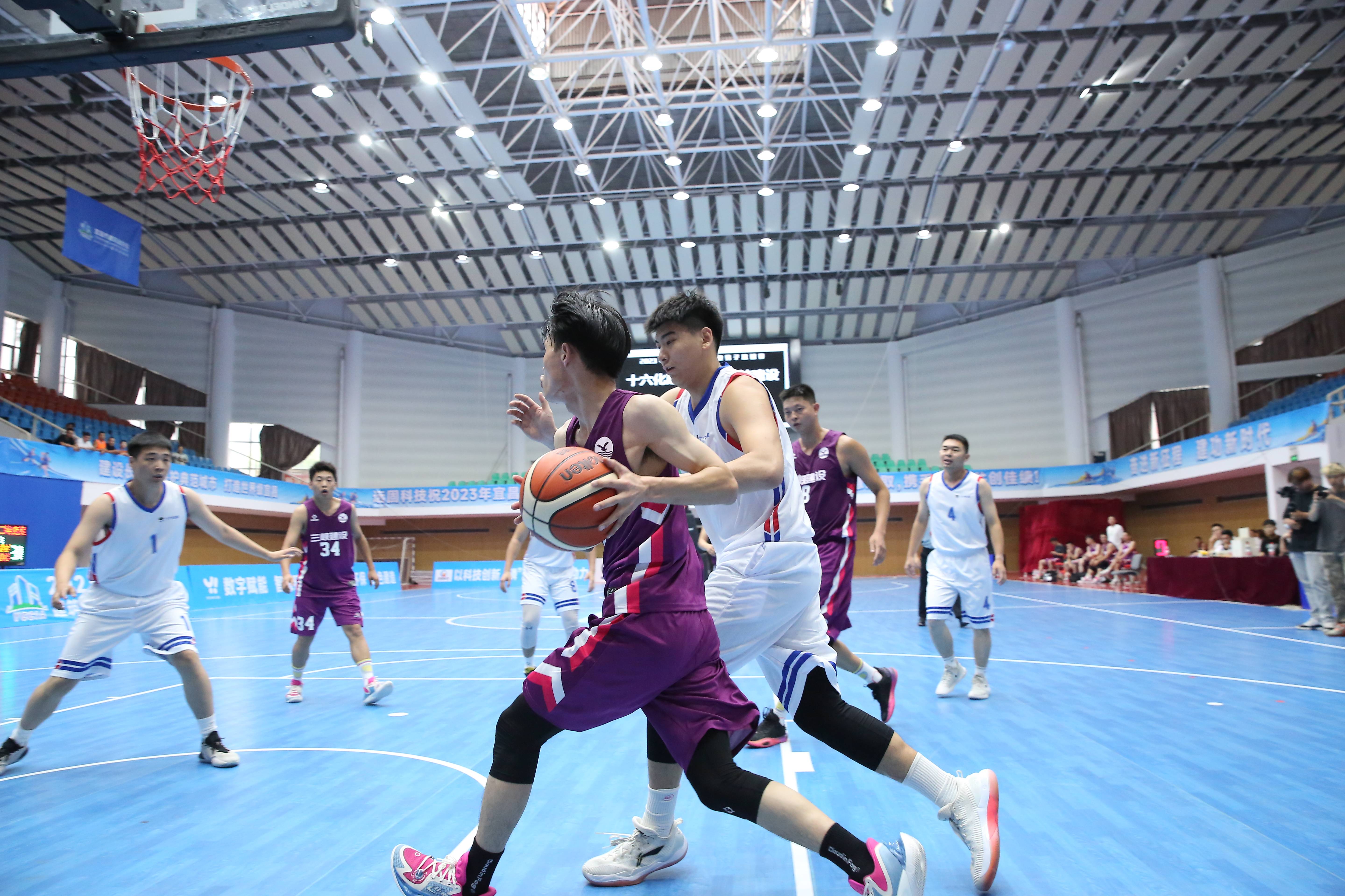 爱游戏官方-经典回放!篮球赛场瞬间回顾