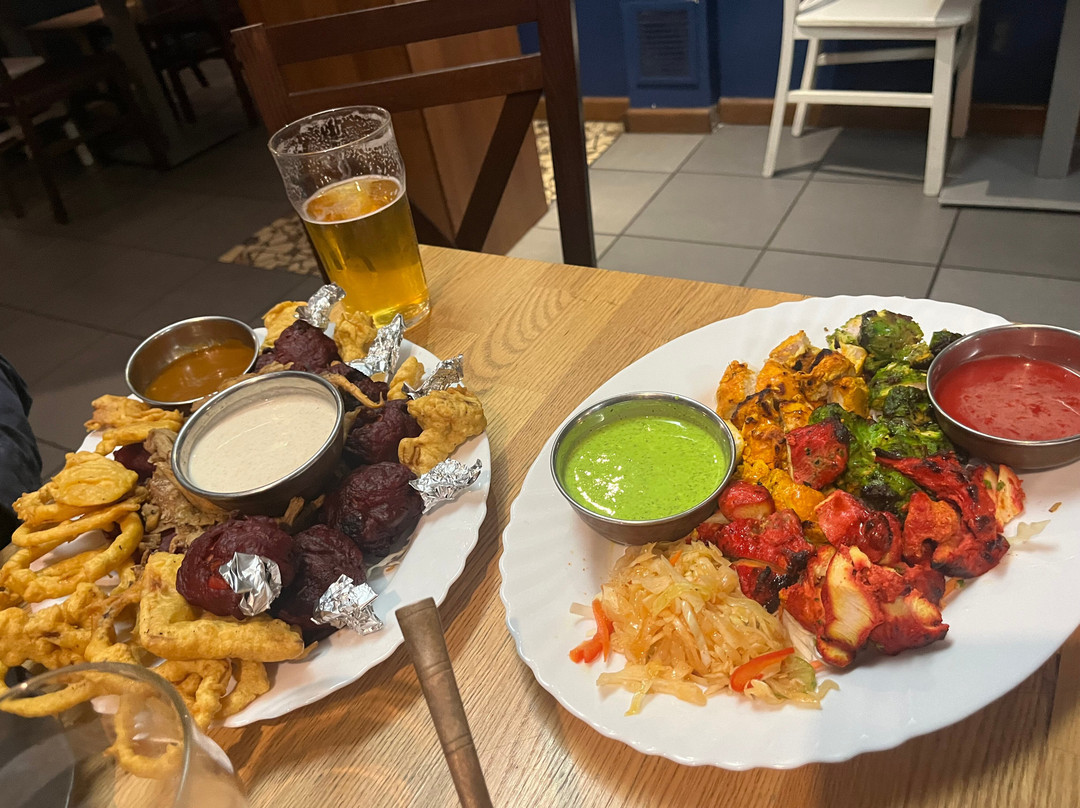 华沙酒吧球迷组织观看科隆与沙尔克的较量 华沙酒吧球迷组织观看科隆与沙尔克的较量