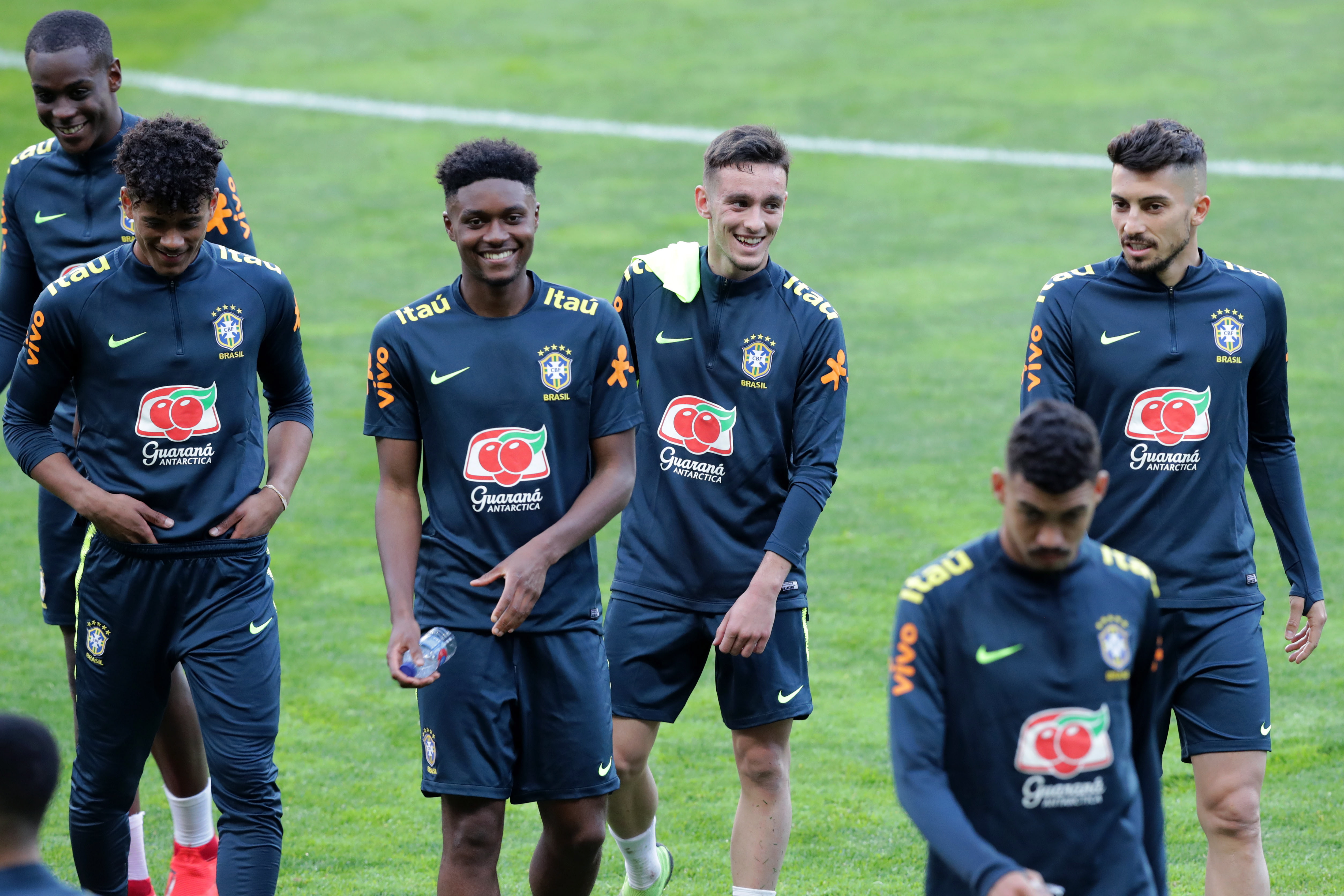 爱游戏下载-西班牙国家队积极备战友谊赛，展现团队精神的简单介绍