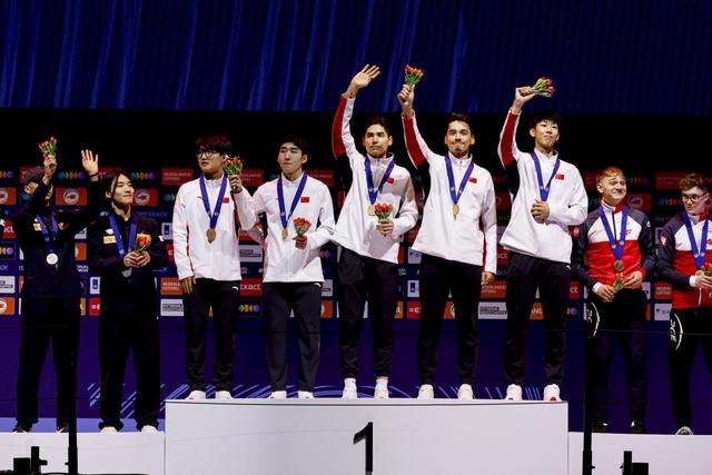 爱尔兰球员出色发挥，助队取得胜利，赢得掌声