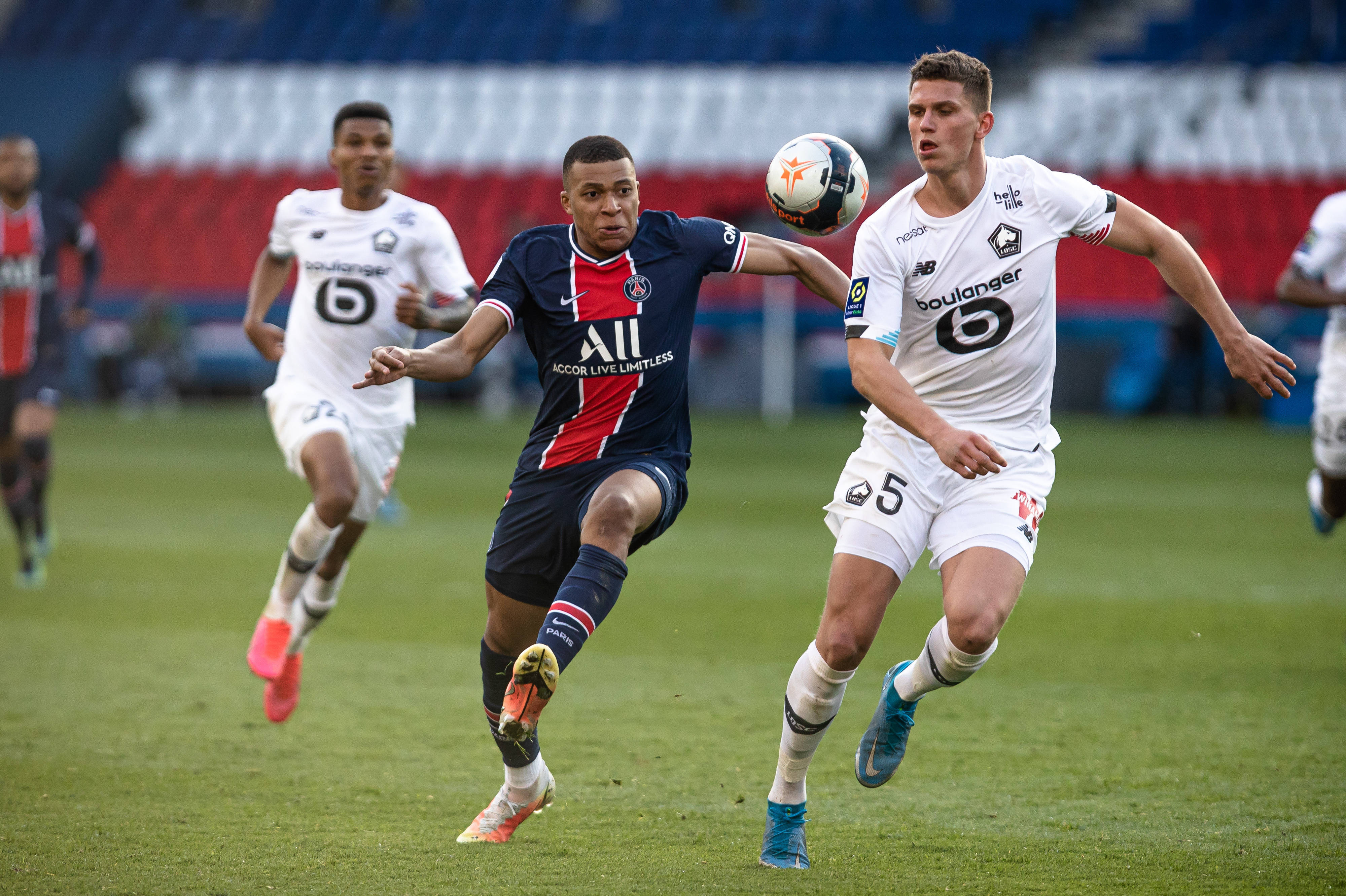 爱游戏在线-包含巴黎球星状态火爆,助力国家队迎战关键赛事的词条