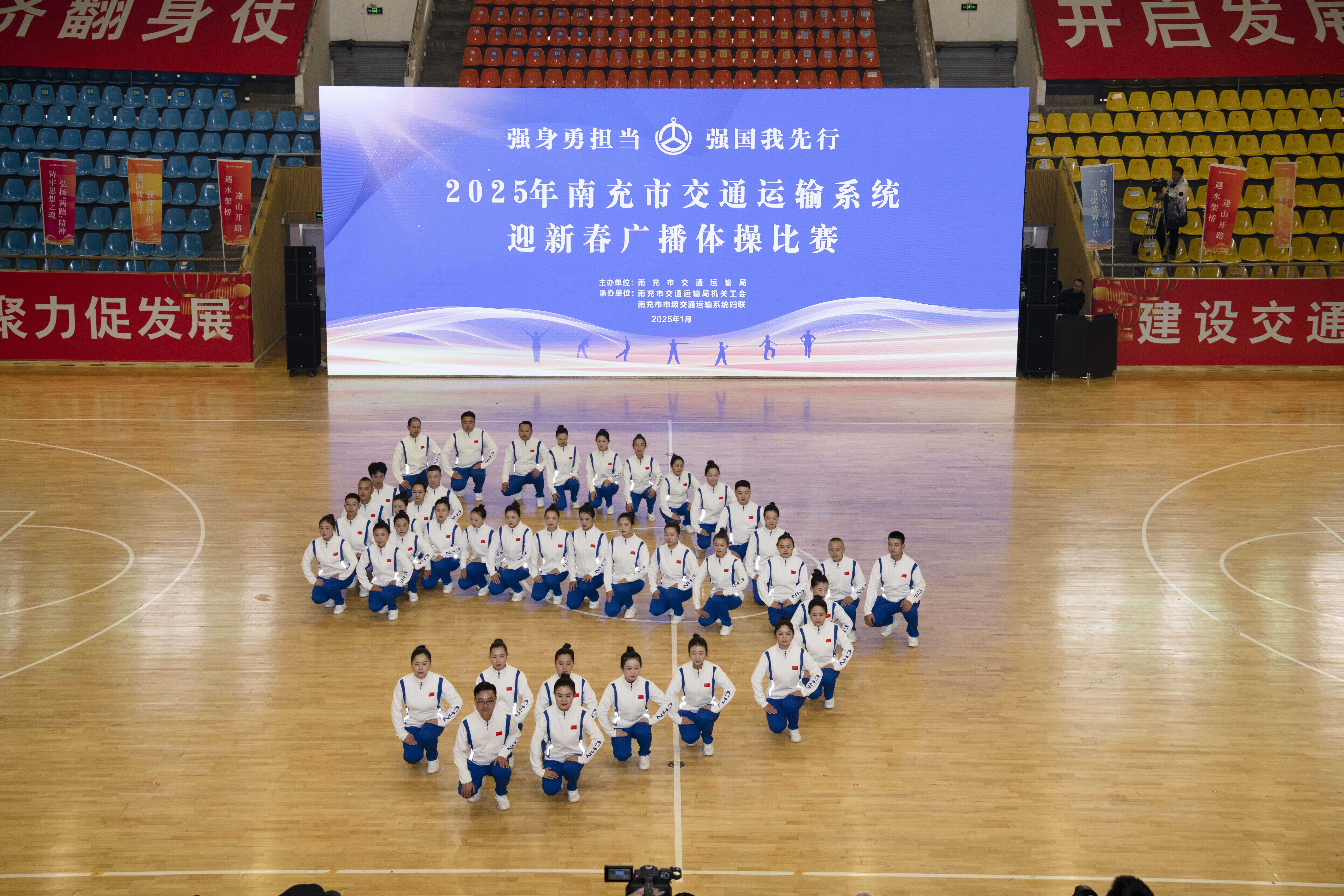 爱游戏在线-比赛节奏明快,球员们奉献精彩表现