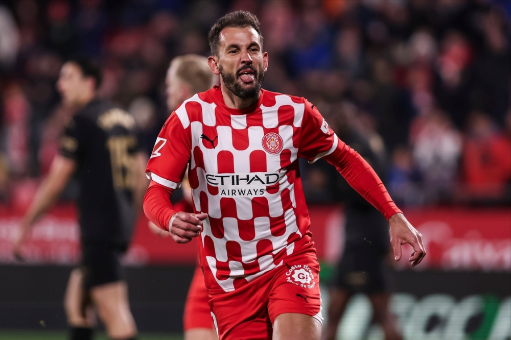 赫罗纳后卫表现出色，助球队保持不败的简单介绍