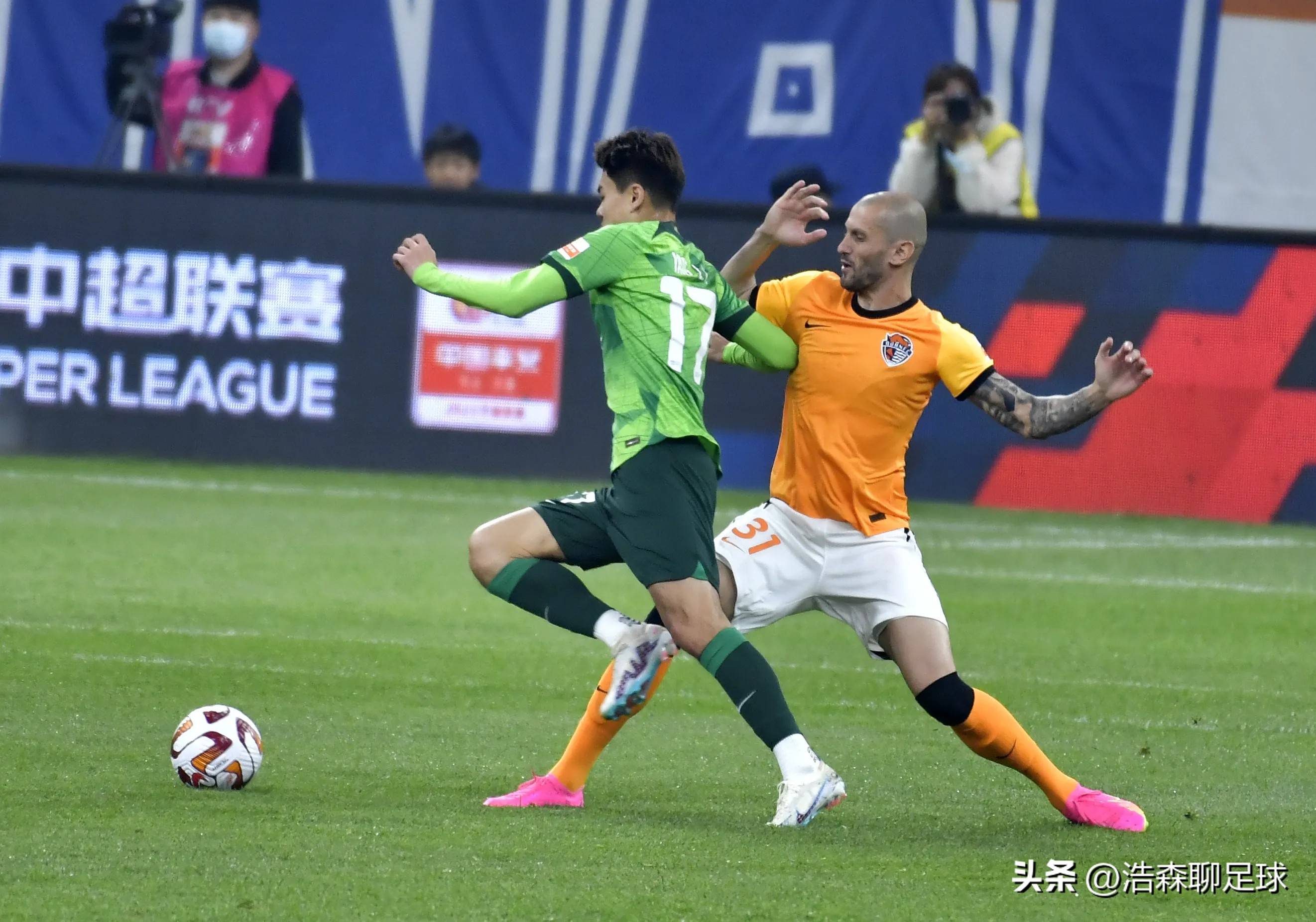 包含中超热点对决，国安战胜建业的词条