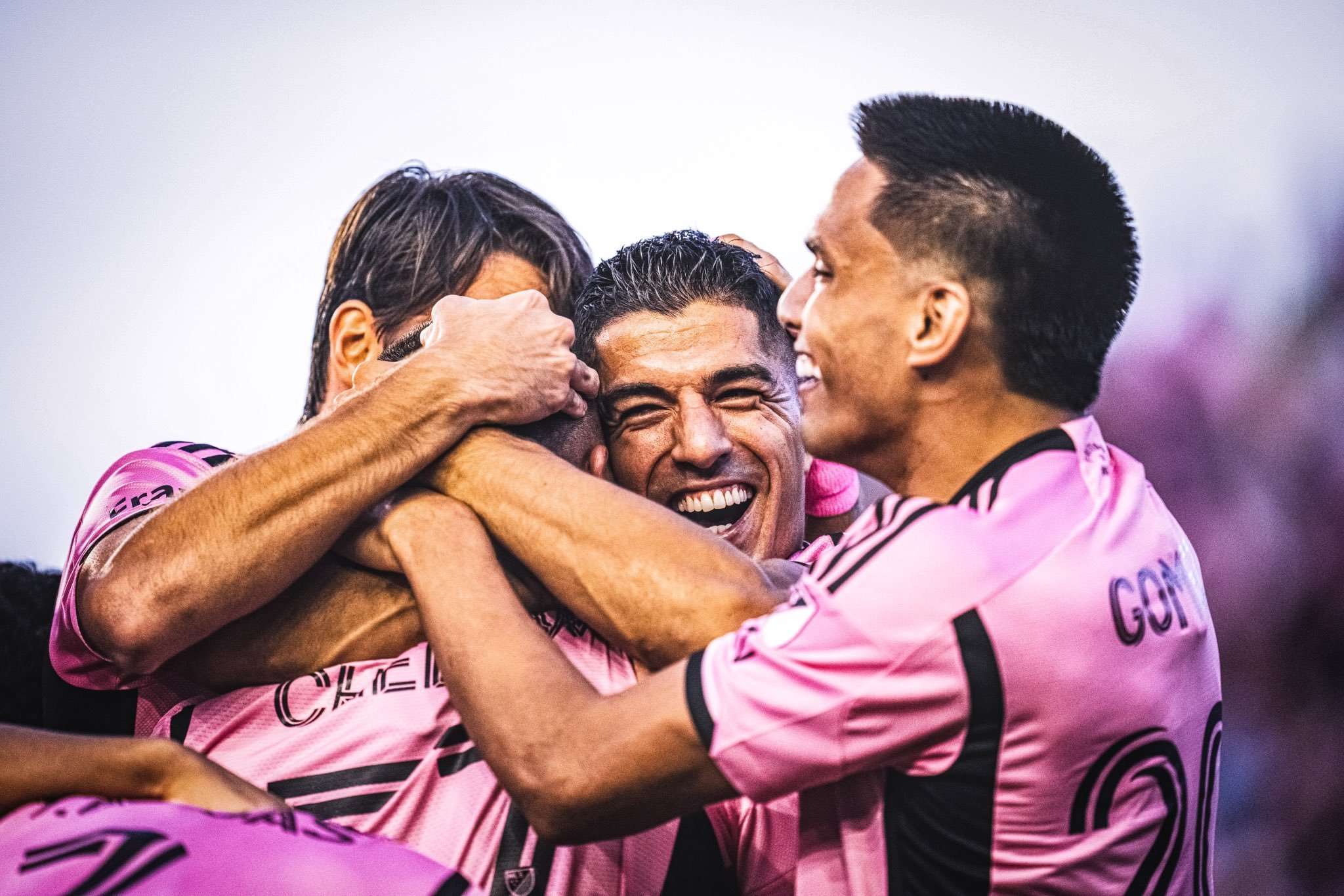 苏亚雷斯大显神通欧冠角逐如火如荼 苏亚雷斯大显神通欧冠角逐如火如荼