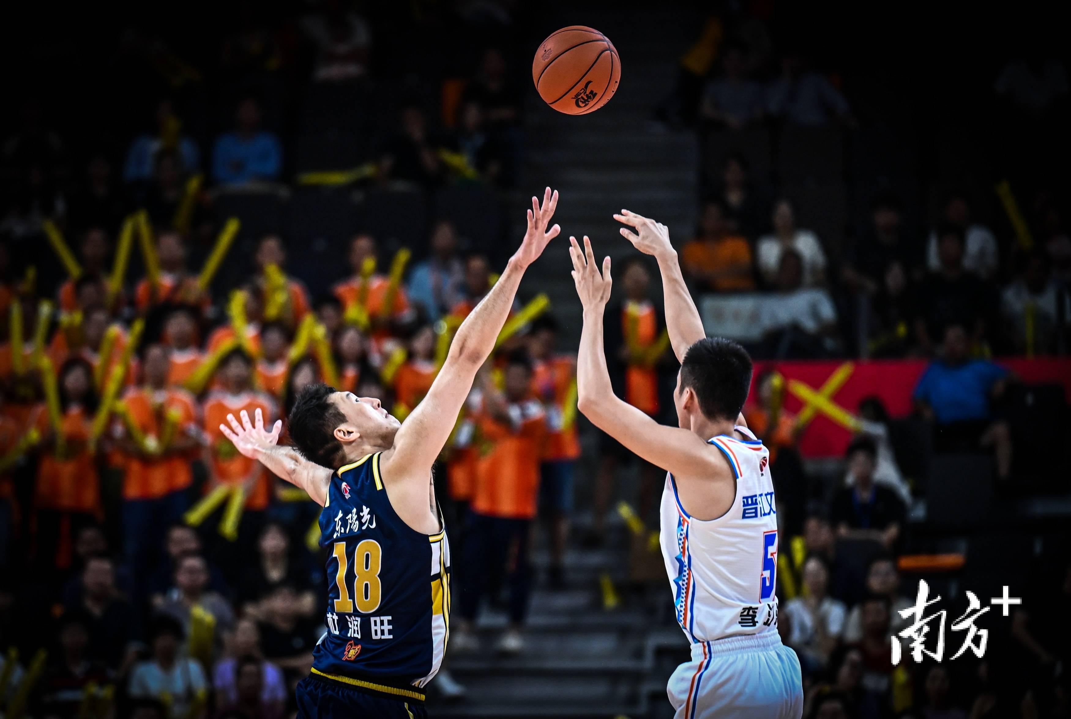 包含大洋洲地区篮球冠军赛场面火爆,球迷热情高涨的词条 包含大洋洲地区篮球冠军赛场面火爆,球迷热情高涨的词条