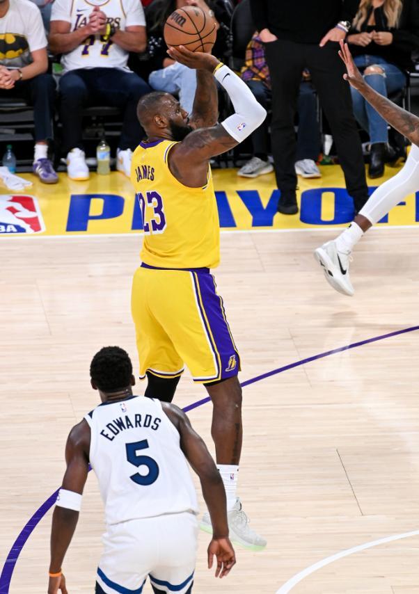 韦斯卡扳平比分，吞下关键一分的简单介绍