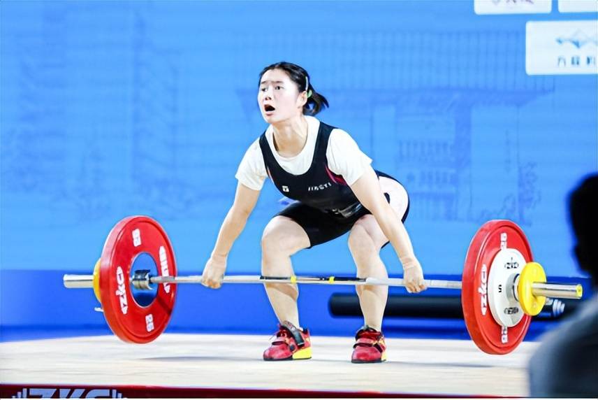 爱游戏体育-举重比赛呈现精彩一幕,中国选手夺得冠军的简单介绍