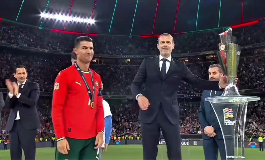 爱游戏官方-葡萄牙男足胜出,赢得晋级资格