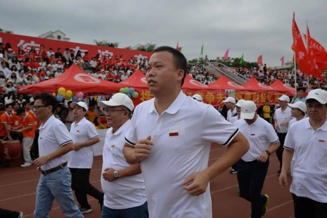 船长带队斩获胜利,英勇无畏 船长带队斩获胜利,英勇无畏