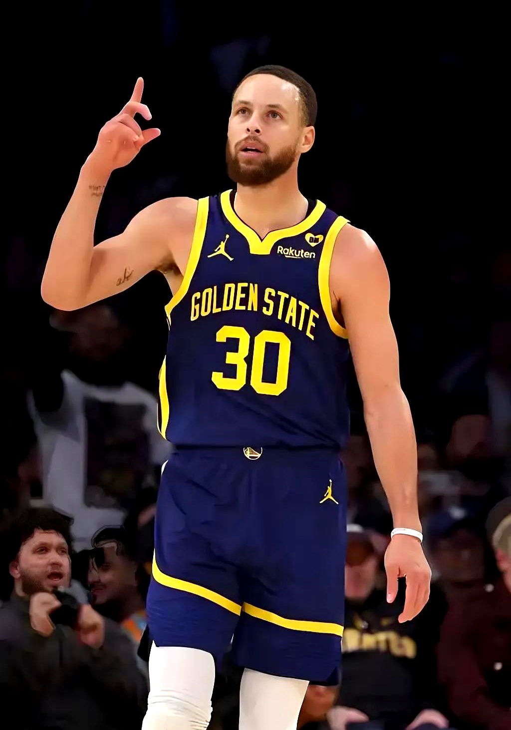 爱游戏在线-步行者惊险战胜老鹰，拼搏精神令人钦佩的简单介绍