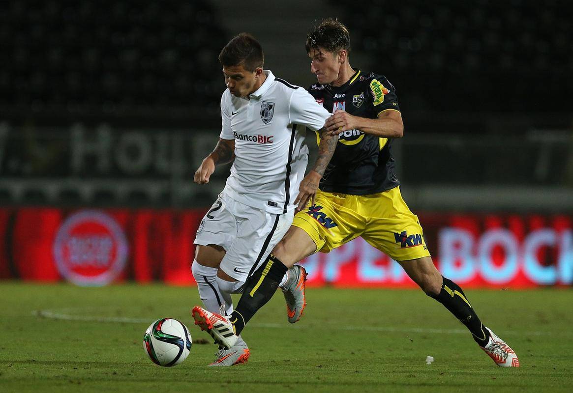 爱游戏官方-利物浦迎战波尔图：英超葡超对决