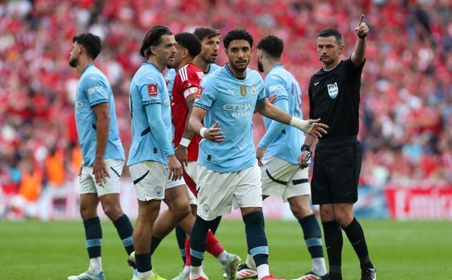 爱游戏大厅-曼城欲摘下英国冠军,下轮对阵狼队的简单介绍