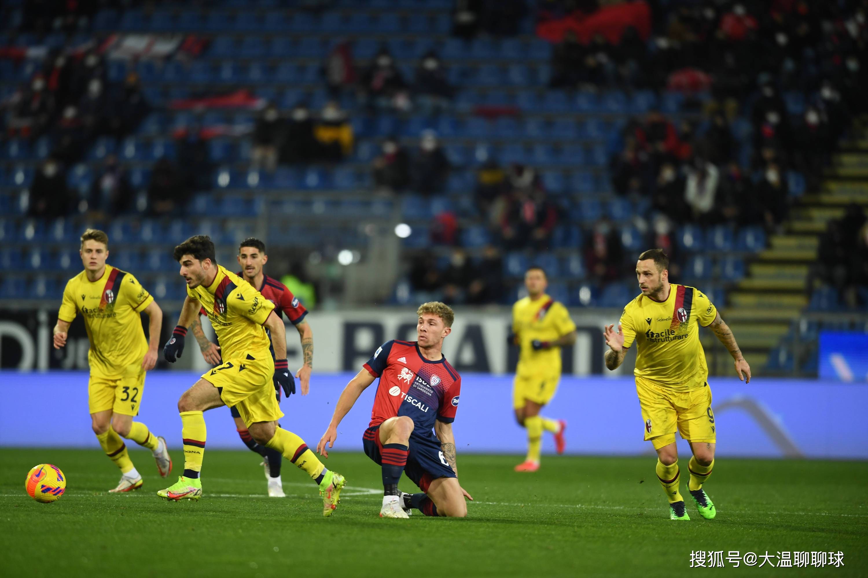 爱游戏下载-法兰克福主场大获全胜,球员状态火热