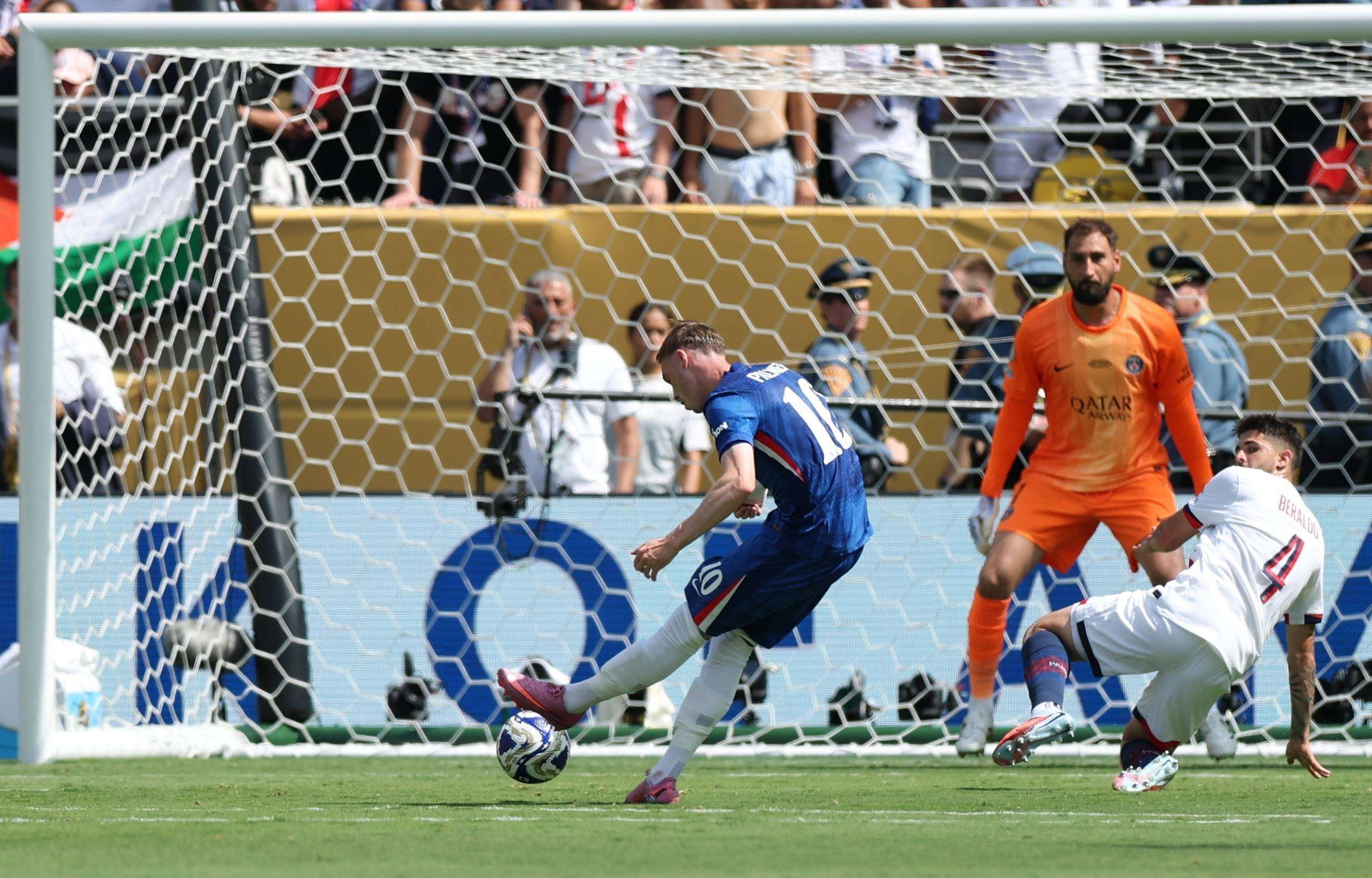 切尔西球员倾尽全力,欧冠16强赛困难重重 切尔西球员倾尽全力,欧冠16强赛困难重重