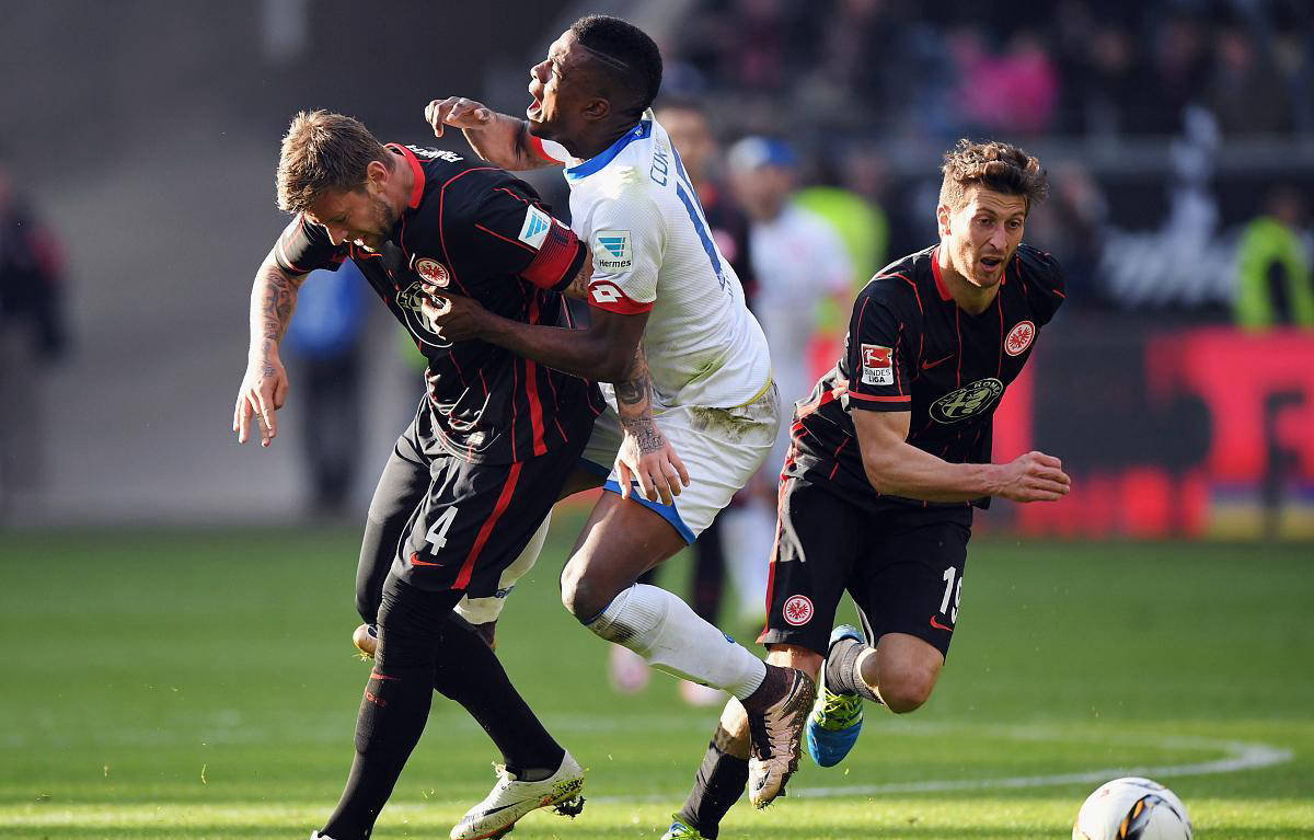 奥格斯堡作客不敌法兰克福,遭遇失利 奥格斯堡作客不敌法兰克福,遭遇失利