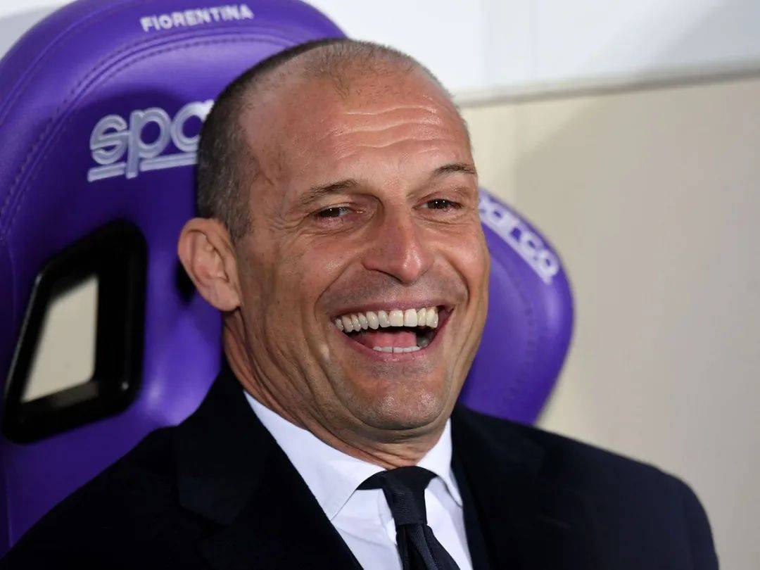 老妇人豪取三分,轻松击败对手 老妇人豪取三分,轻松击败对手