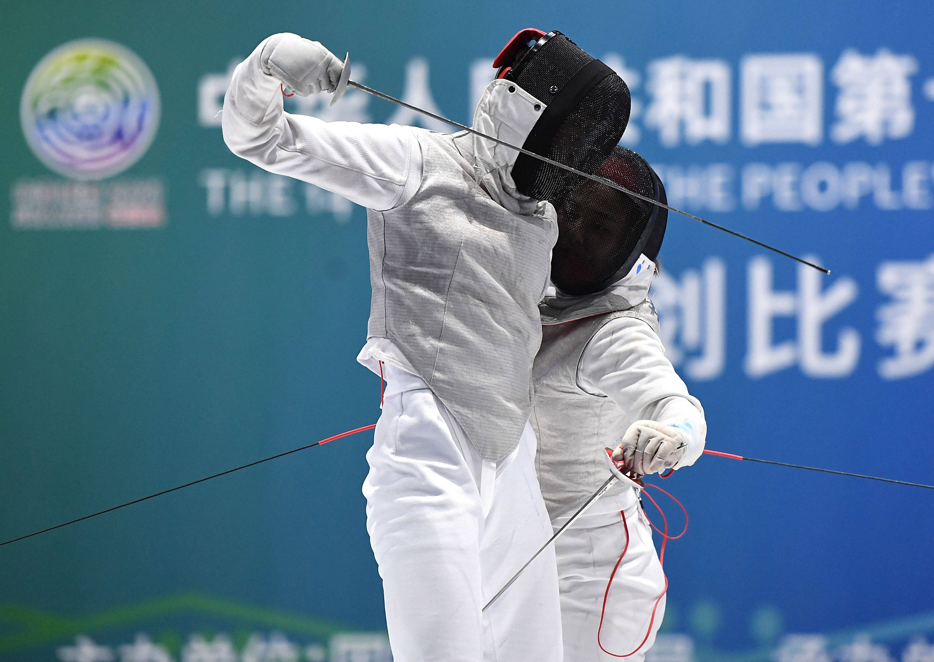 爱游戏入口-英国击剑代表团再度夺冠,剑拔弩张气势如虹