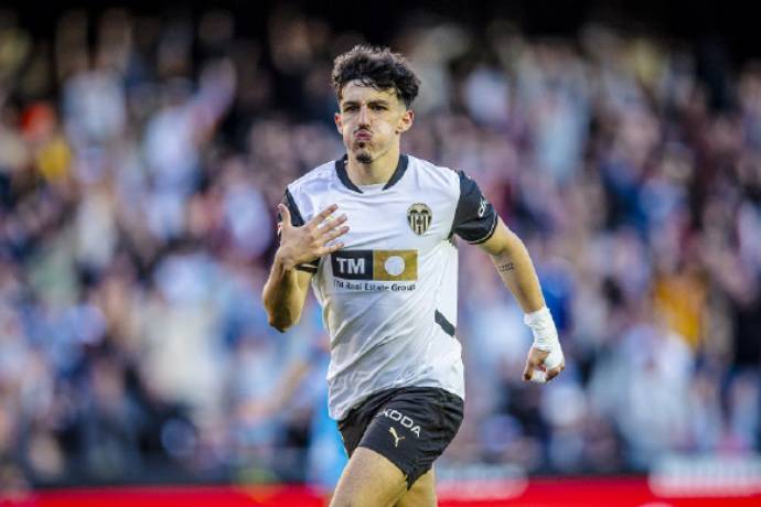 爱游戏娱乐-瓦伦西亚队在顶级比赛中展现出色表现，取得胜利！