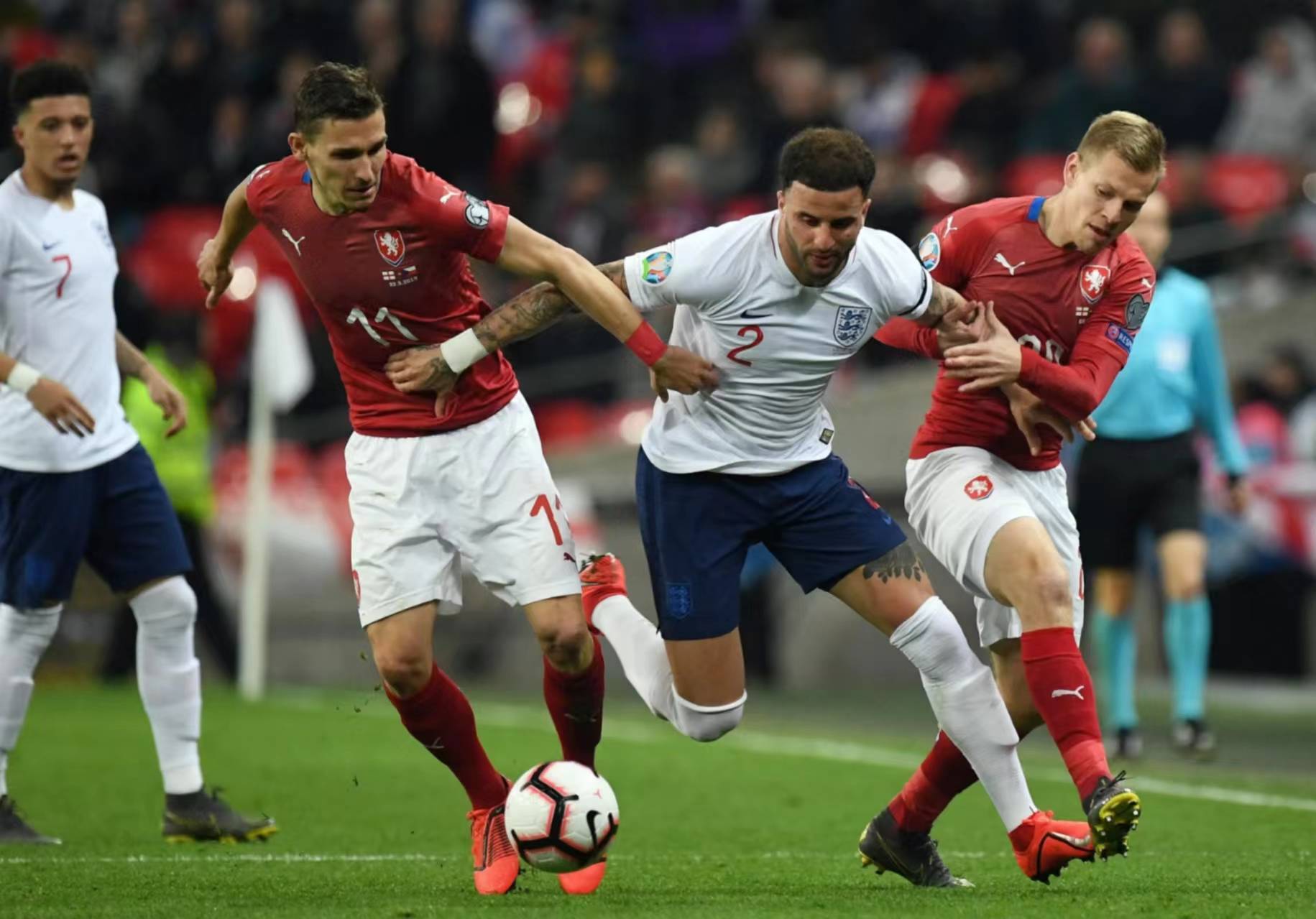 爱游戏娱乐-斯洛伐克突围成功:欧国联单挑光芒的简单介绍