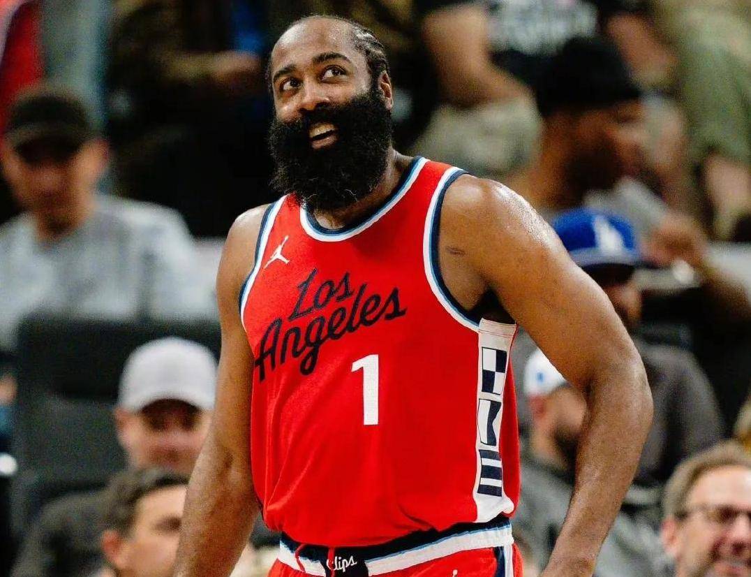 关于快船主场告捷，双枪联手狂轰50分！的信息