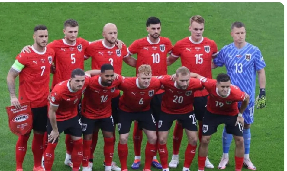 荷兰队在比赛中表现出色,获得晋级资格 荷兰队在比赛中表现出色,获得晋级资格