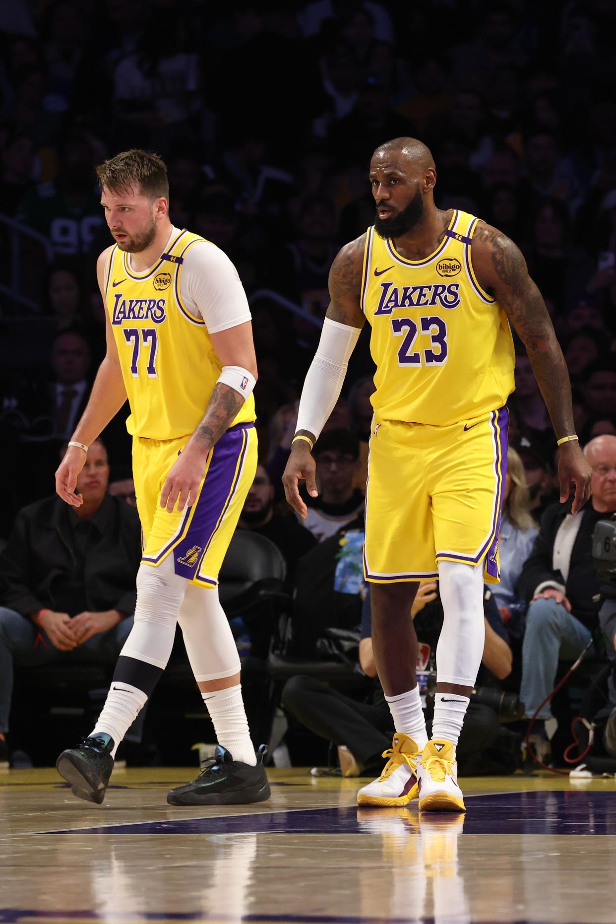 爱游戏在线-詹姆斯率领湖人队再次闯入西部决赛