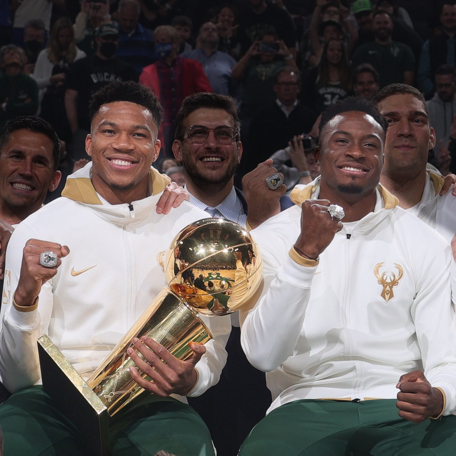 包含雄鹿夺冠热度不减,球迷期待更多精彩比赛的词条 包含雄鹿夺冠热度不减,球迷期待更多精彩比赛的词条