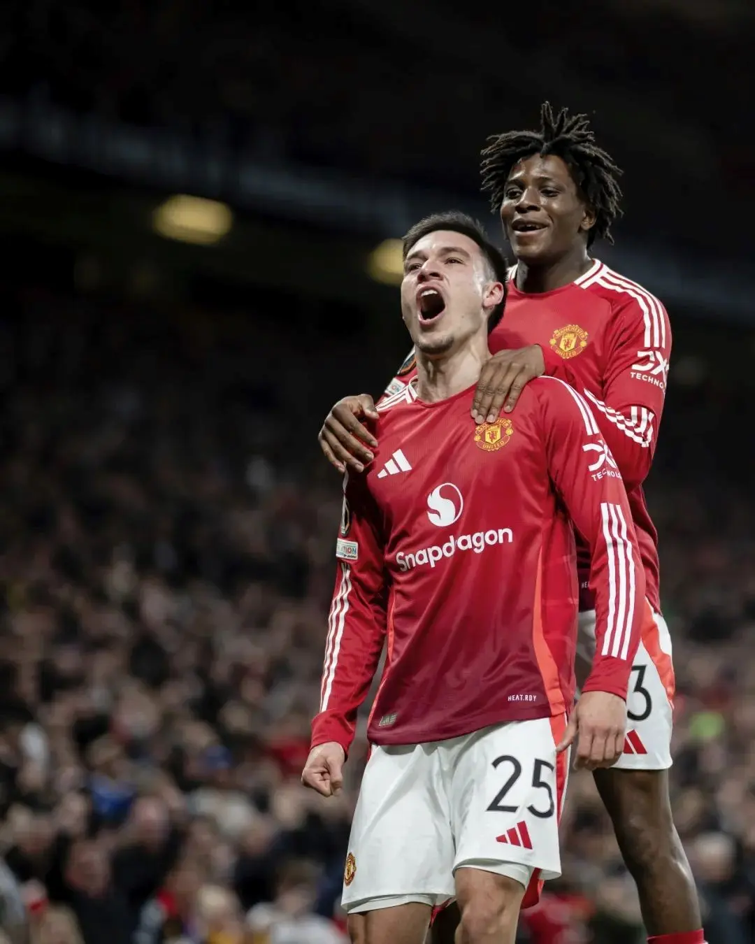 爱游戏在线-曼联斯旺西-平局,卢卡古共射入绝杀关键球