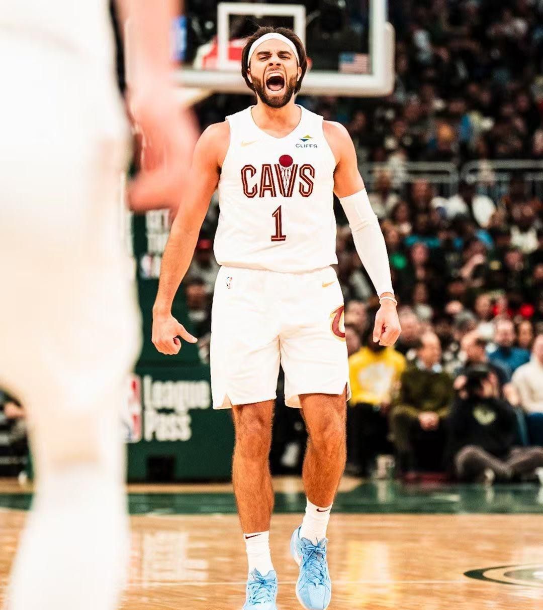 爱游戏娱乐-骑士客场逆转奇才,成功取得胜利