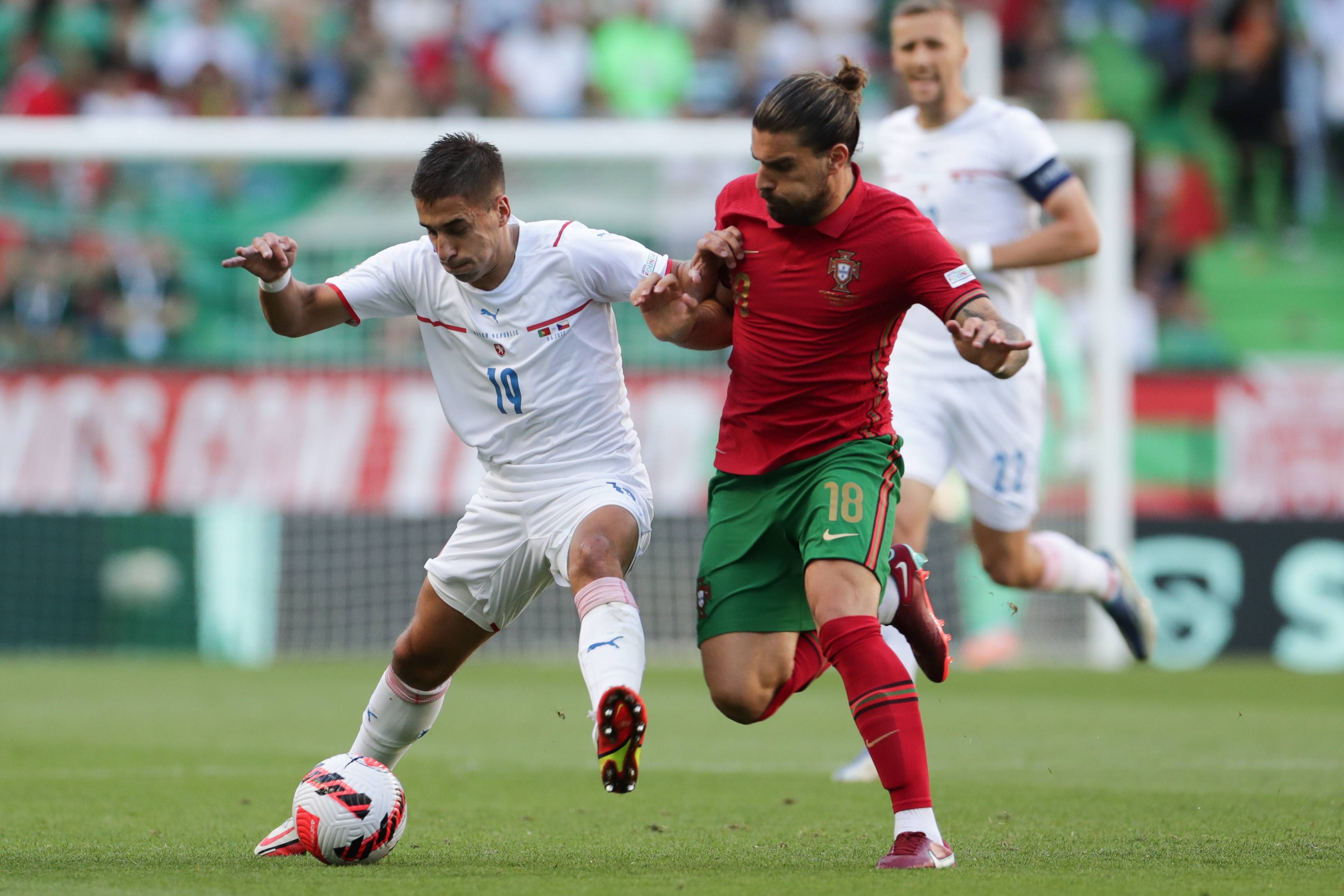 捷克击败摩尔多瓦,实现完胜 捷克击败摩尔多瓦,实现完胜