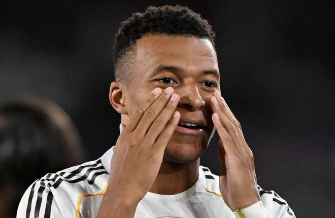 皇家马德里客场战胜对手,继续追赶西甲领头羊 皇家马德里客场战胜对手,继续追赶西甲领头羊