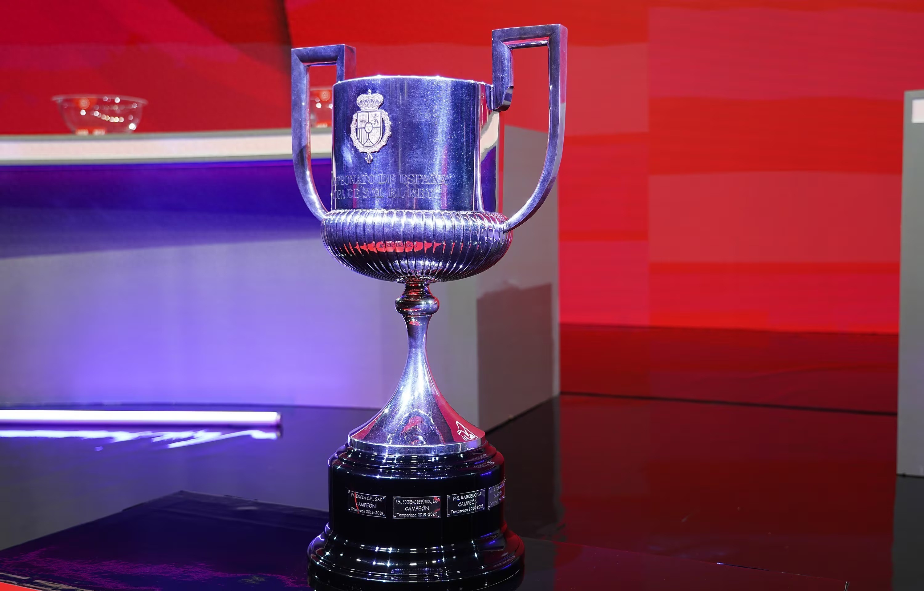 阿贾克斯2-0胜出,战胜皇马 阿贾克斯2-0胜出,战胜皇马